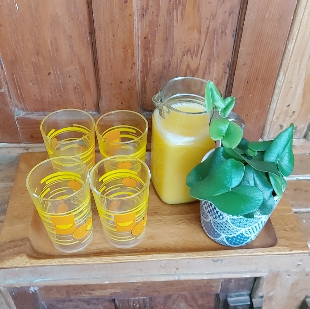 Vintage glassware, set of 4 tumblers
